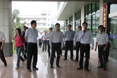 Sanshui délégation du gouvernement du district pour visiter notre entreprise d'orientation